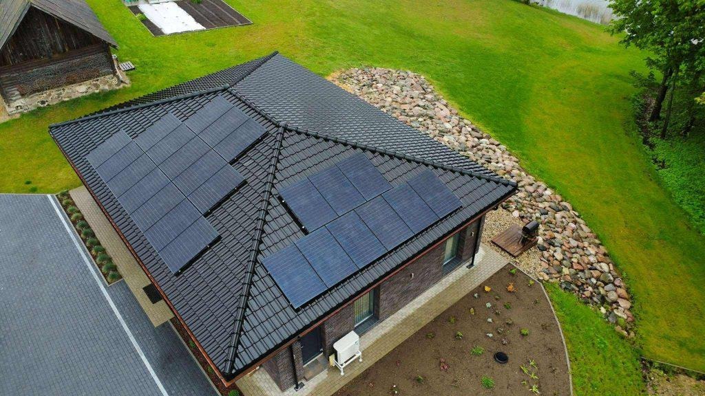 Statistika stebina – lietuviai vieni labiausiai diegiančių saulės elektrines ES